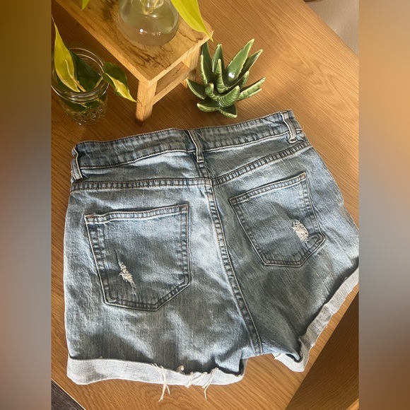 H&M jean shorts - Picture 2 of 3